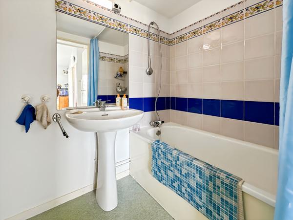 Maison T2 mezzanine dans résidence avec piscine