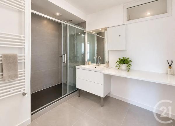 Appartement F5 à vendre  5 pièces - 93,39 m 2   AUBERVILLIERS  - 93