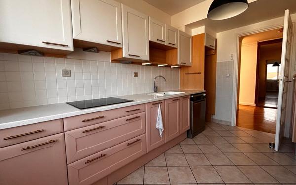 Appartement à louer    4 pièces • 90,10 m2 Tassin-la-Demi-Lune