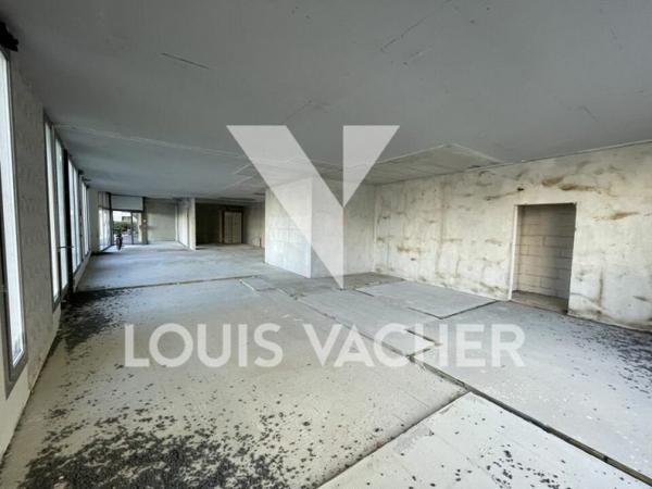 Local commercial de 185 m² à louer à Bordeaux