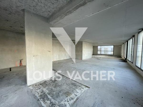 Local commercial de 185 m² à louer à Bordeaux