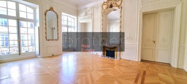 Bureau de 518 m² à louer à Bordeaux Centre
