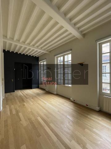 Bureau de 518 m² à louer à Bordeaux Centre