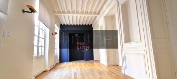 Bureau de 518 m² à louer à Bordeaux Centre