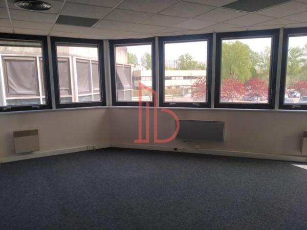 Bureau de 274 m² à louer à Bordeaux Lac - Bruges