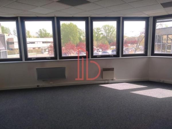 Bureau de 274 m² à louer à Bordeaux Lac - Bruges