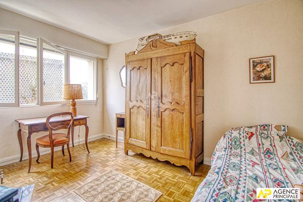 Le Chesnay Rocquencourt Appartement 4 pièces de 93.67 m² carrez situé au 2e étage avec ascenseur, balcon et parking 450 000 € **  - Référence  28302