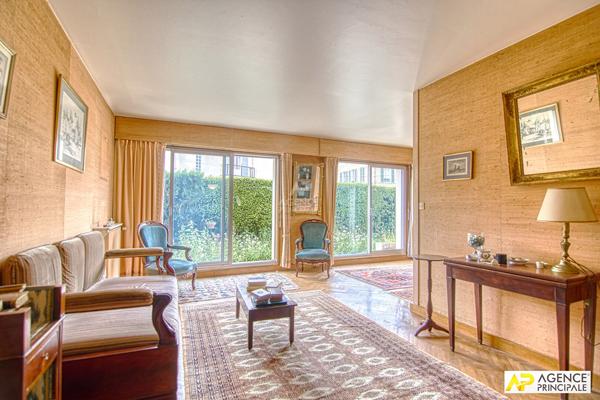 Versailles Rive-Droite Appartement 5 Pièces 113 m² avec terrasse arborée et 1 box 690 000 € **  - Référence  28271