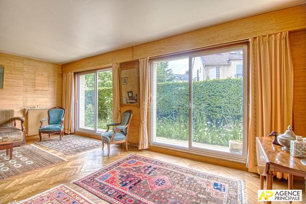 Versailles Rive-Droite Appartement 5 Pièces 113 m² avec terrasse arborée et 1 box 690 000 € **  - Référence  28271