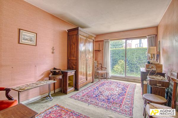 Versailles Rive-Droite Appartement 5 Pièces 113 m² avec terrasse arborée et 1 box 690 000 € **  - Référence  28271