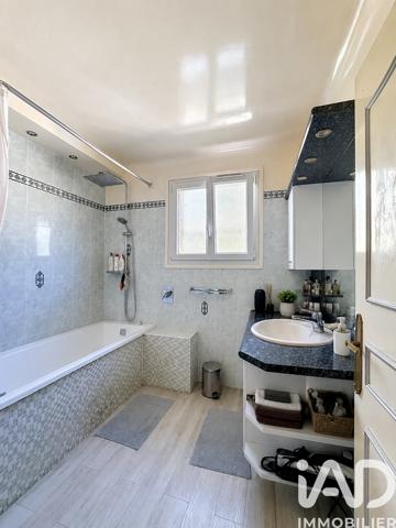 Maison à vendre 7 pièces 180 m² Pontault-Combault