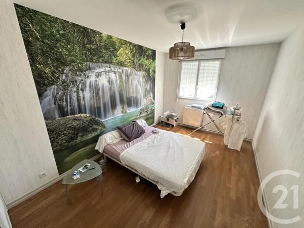 Maison à vendre  6 pièces - 133 m 2   CHATEAUROUX  - 36