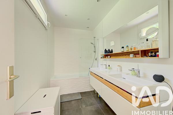 Maison à vendre 7 pièces 178 m² Saint-Germain-en-Laye
