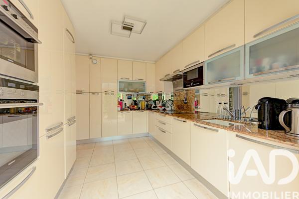 Maison à vendre 7 pièces 178 m² Saint-Germain-en-Laye