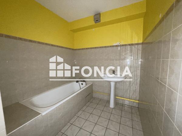 Location Appartement 3 pièces 60.39 m² - 27 B RUE PASTEUR Briancon 05100
