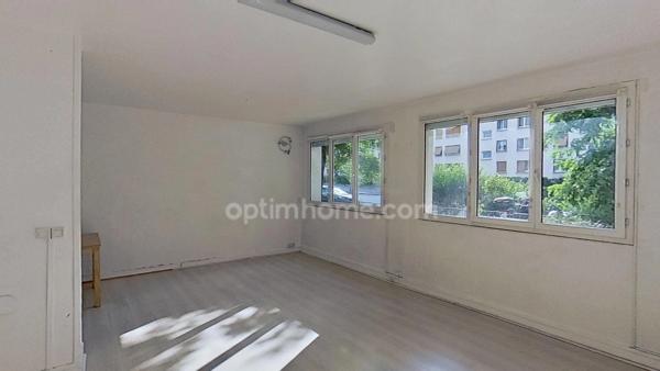 MAISONS-ALFORT Centre – Appartement de "4 pièces" avec 2 ou 3 chambres, parking et cave - 10 minutes du RER D