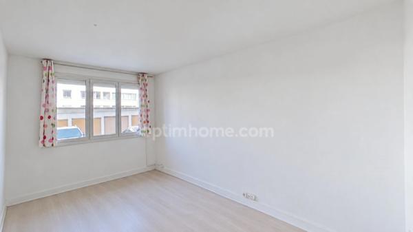 MAISONS-ALFORT Centre – Appartement de "4 pièces" avec 2 ou 3 chambres, parking et cave - 10 minutes du RER D