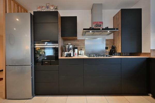 THURINS : Très bel appartement T3 + garage avec vue en dernier étage