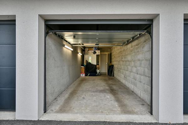 THURINS : Très bel appartement T3 + garage avec vue en dernier étage