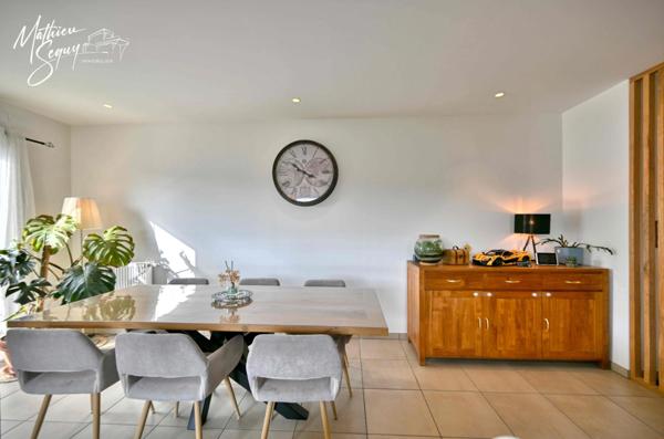 THURINS : Très bel appartement T3 + garage avec vue en dernier étage