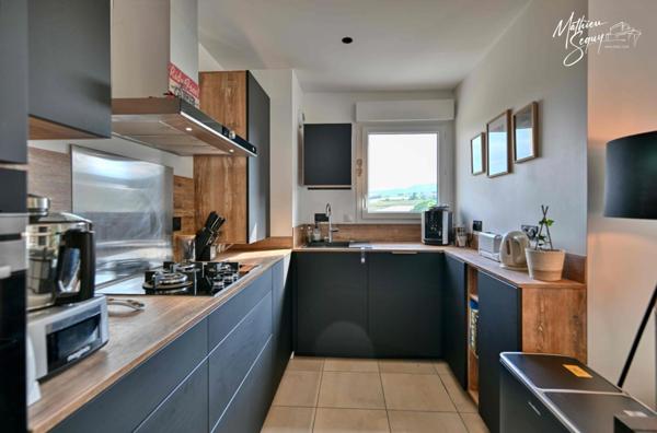 THURINS : Très bel appartement T3 + garage avec vue en dernier étage