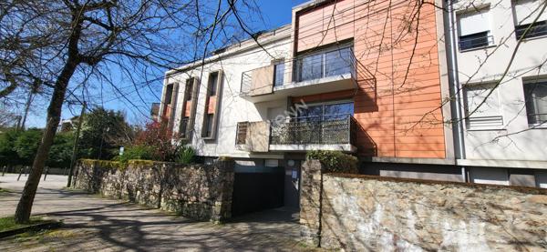 Nantes Nord - Bout des Pavés : EN VENTE, Belle opportunité pour ce T3 de 67 m², résidence récente, ascenseur, 2 chambres, balcon Sud, parking. Proche tramway.