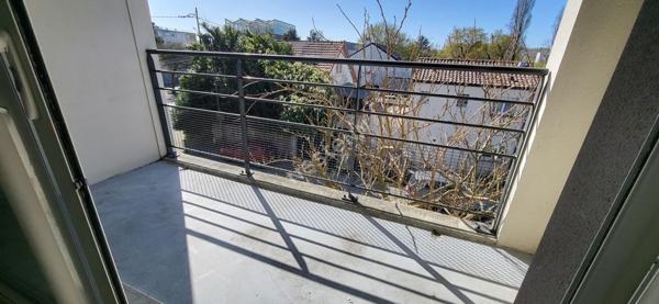 Nantes Nord - Bout des Pavés : EN VENTE, Belle opportunité pour ce T3 de 67 m², résidence récente, ascenseur, 2 chambres, balcon Sud, parking. Proche tramway.