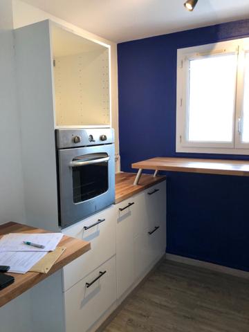 A vendre secteur Eblé, gare résidence Vauban. Appartement type 3.3ème étage. 2 chambres, séjour avec balcon, cuisine indépendante avec loggia, cave, chauffage au gaz.