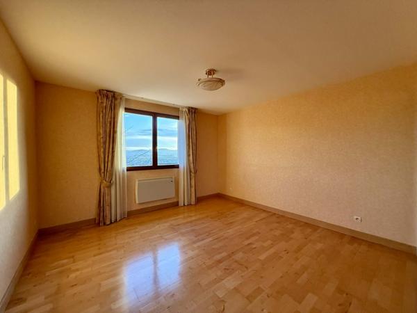 Maison 7 pièce(s) 5 chambre(s) 165 m²
