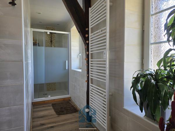Maison individuelle 6 pièces avec terrasse, jardin et puits
