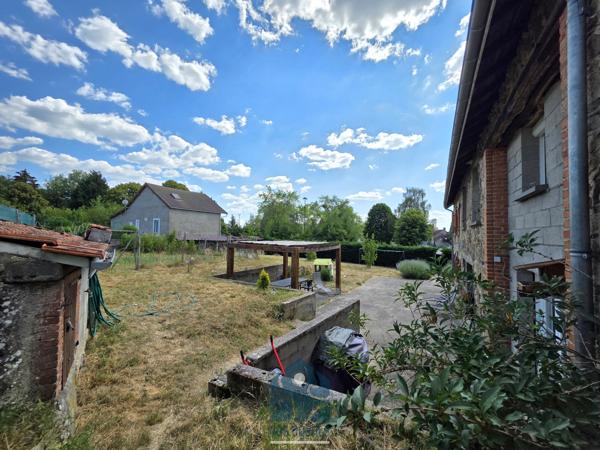 Maison individuelle 6 pièces avec terrasse, jardin et puits