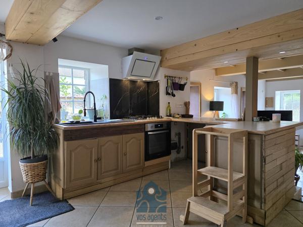 Maison individuelle 6 pièces avec terrasse, jardin et puits
