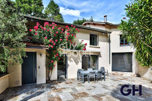 Maison contemporaine avec piscine et jardin Caluire-et-Cuire