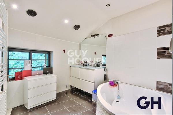 Maison contemporaine avec piscine et jardin Caluire-et-Cuire