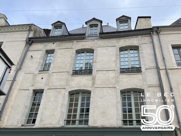 VANNES INTRA-MUROS – APPARTEMENT DE CHARME À DEUX PAS DU PORT