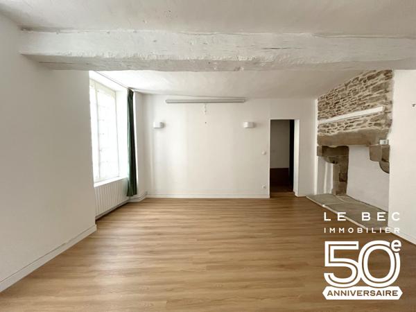 VANNES INTRA-MUROS – APPARTEMENT DE CHARME À DEUX PAS DU PORT