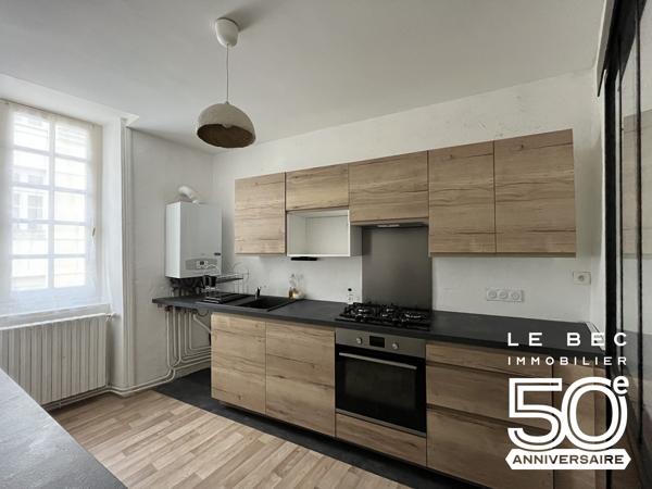 VANNES INTRA-MUROS – APPARTEMENT DE CHARME À DEUX PAS DU PORT