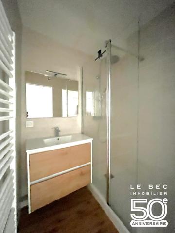 VANNES INTRA-MUROS – APPARTEMENT DE CHARME À DEUX PAS DU PORT