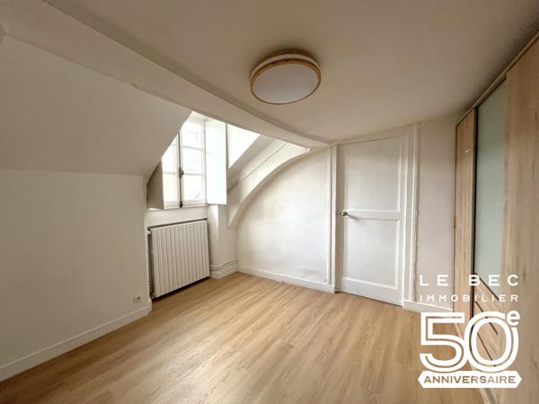 VANNES INTRA-MUROS – APPARTEMENT DE CHARME À DEUX PAS DU PORT