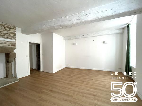 VANNES INTRA-MUROS – APPARTEMENT DE CHARME À DEUX PAS DU PORT