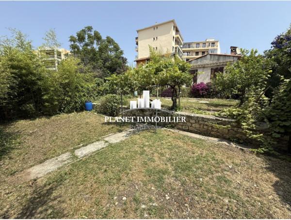ANTIBES TERRAIN CONSTRUCTIBLE