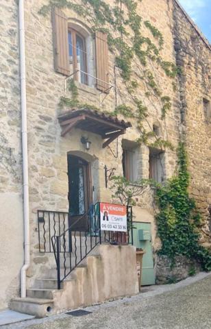 Maison en bon état idéal pour une famille.