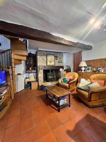 Maison en bon état idéal pour une famille.