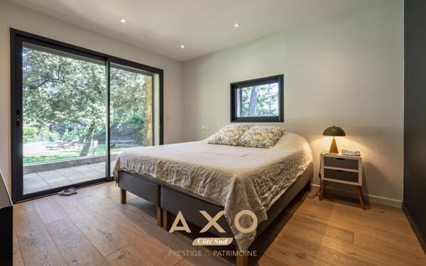 ÉGUILLES - MAISON - 260 m² - 6 CHAMBRES - PISCINE - POOL-HOUSE - TERRAIN 4 000 m² - 1 530 000 €
