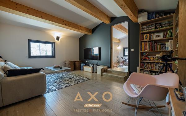 ÉGUILLES - MAISON - 260 m² - 6 CHAMBRES - PISCINE - POOL-HOUSE - TERRAIN 4 000 m² - 1 530 000 €