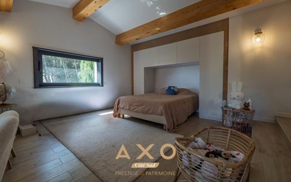 ÉGUILLES - MAISON - 260 m² - 6 CHAMBRES - PISCINE - POOL-HOUSE - TERRAIN 4 000 m² - 1 530 000 €