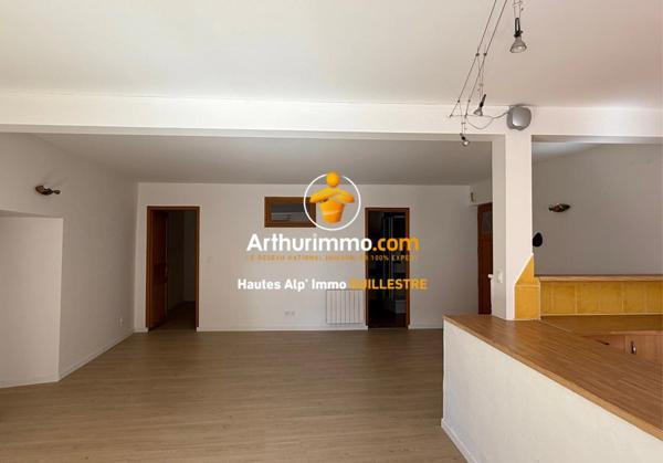 Location Appartement 2 pièces 60 m2 à Guillestre