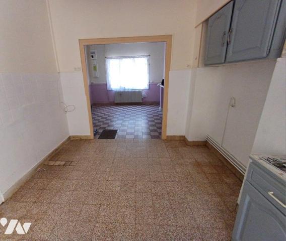 STE-ANNE : AMIENOISE  81 M2 AVEC CAVE COUR