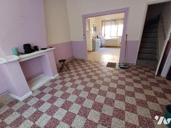 STE-ANNE : AMIENOISE  81 M2 AVEC CAVE COUR