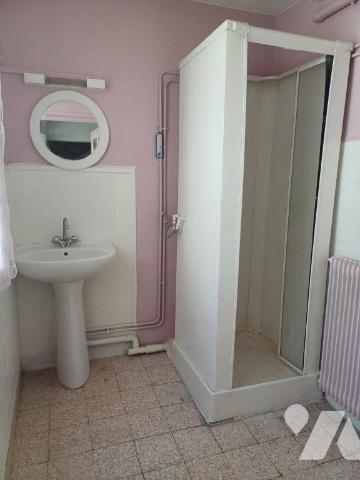 STE-ANNE : AMIENOISE  81 M2 AVEC CAVE COUR